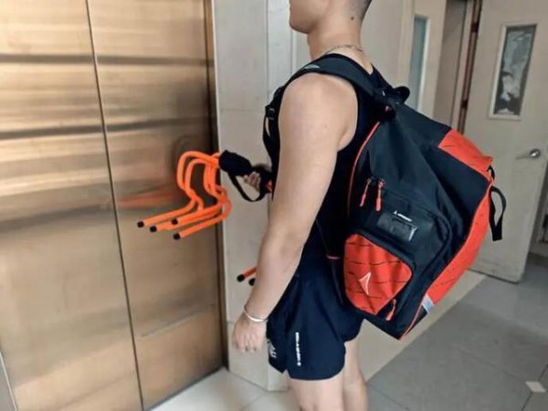 客新策略 上门体育生，被鸡娃家庭抢爆了